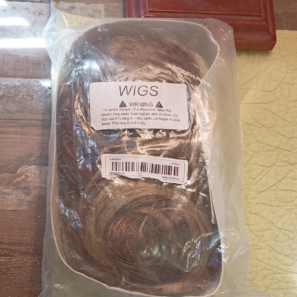 Brown Wavy Wig with Highlights and Volume